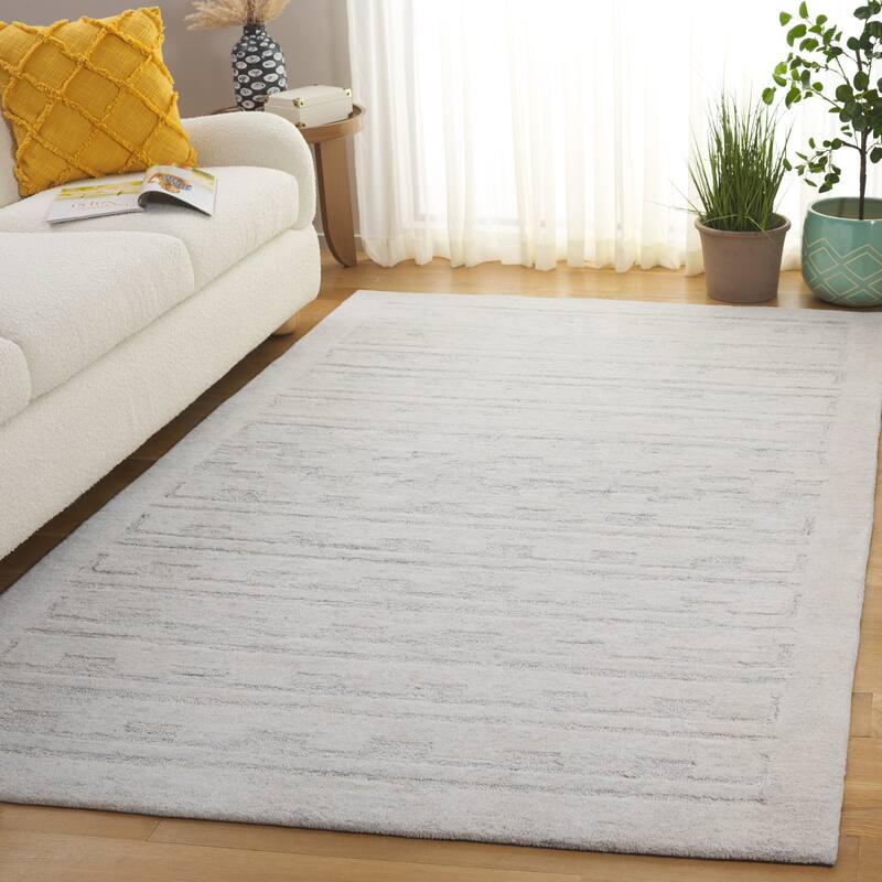 SAFAVIEH Handmade Harvest Bozhidarka Wool Rug - Grey/Beige - 6' x 9'