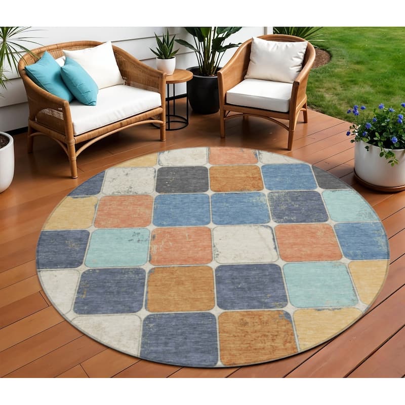 HomeRoots Geometric Transitional Rectangle Outdoor Rug - 8' Round