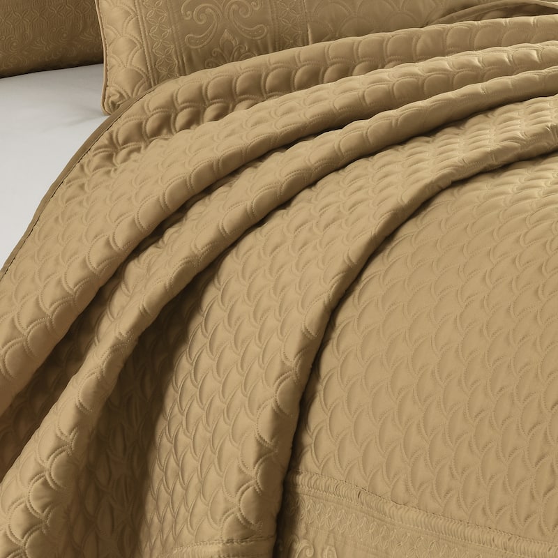 J. Queen New York Lyndon Coverlet Quilt