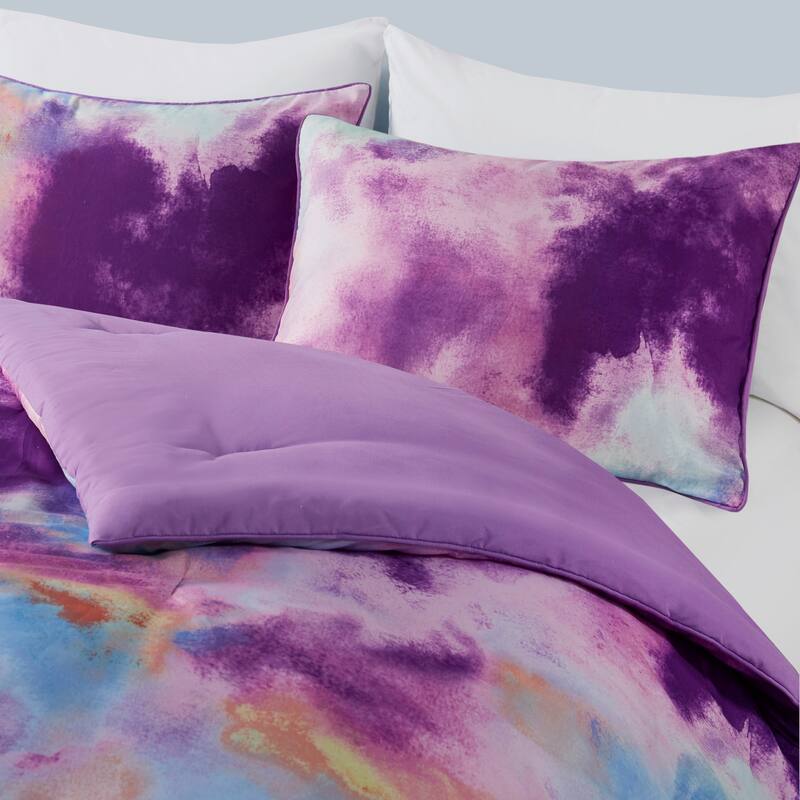 Intelligent Design Karissa Watercolor Tie Dye Printed Comforter Set with Throw Pillow