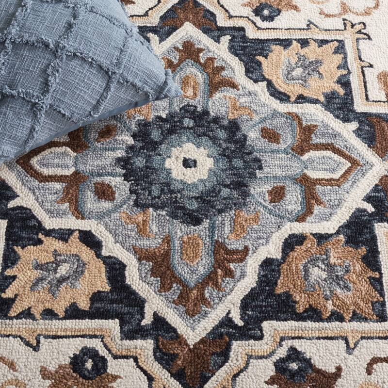 SAFAVIEH Handmade Heritage Ombre Traditional Wool Rug