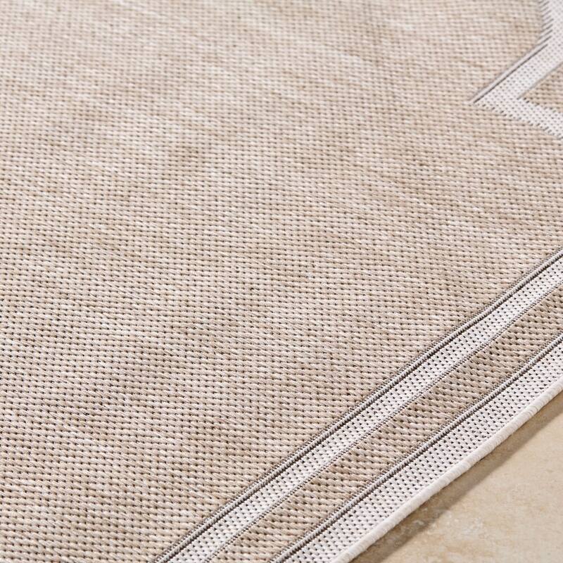 Livabliss Miami Beach Traditional Indoor/Outdoor Area Rug