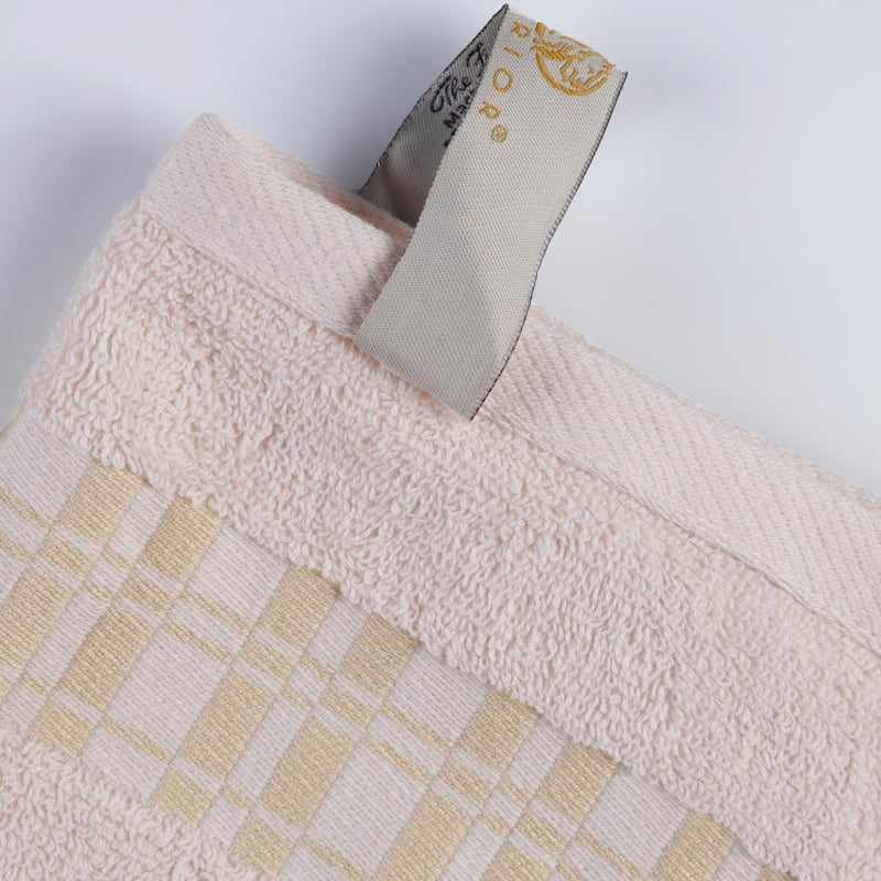 Superior Larissa Cotton Embroidered Geometric Border 8-Piece Towel Set