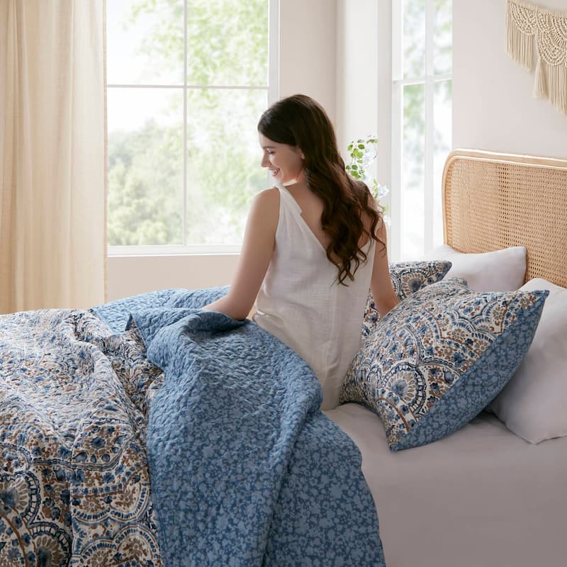 Chelsea Square Valerie Boho Floral Reversible Quilt