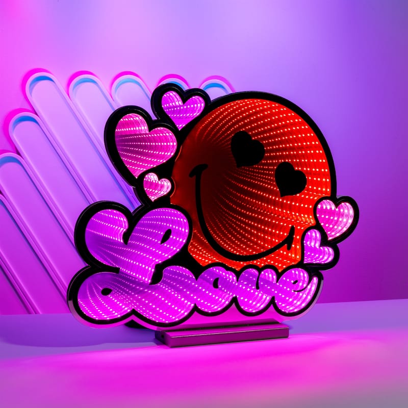 SmileyWorld® Love Heart Ekkolight 15"H