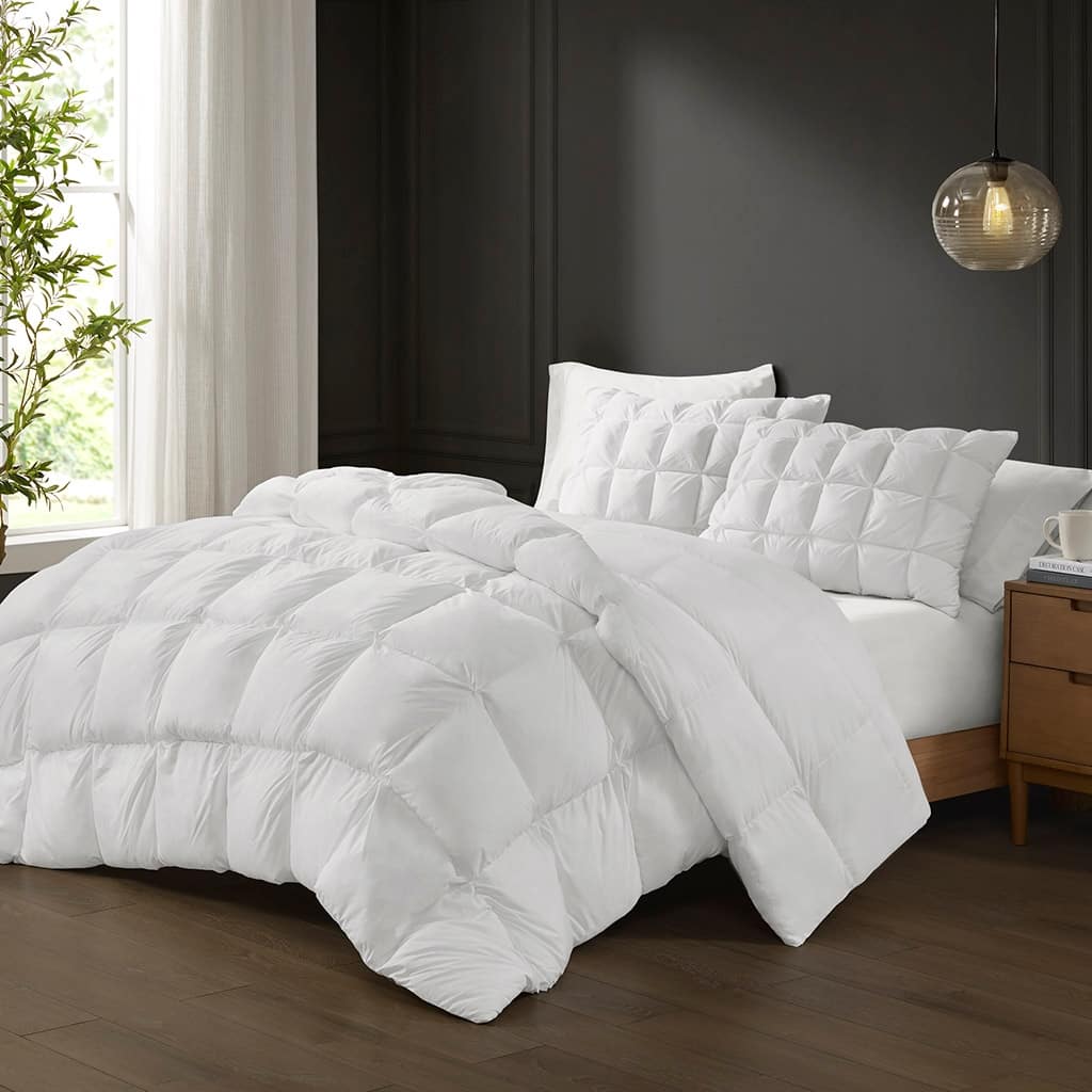 GDF Studio - CloudEase Overfilled Down Alternative Comforter