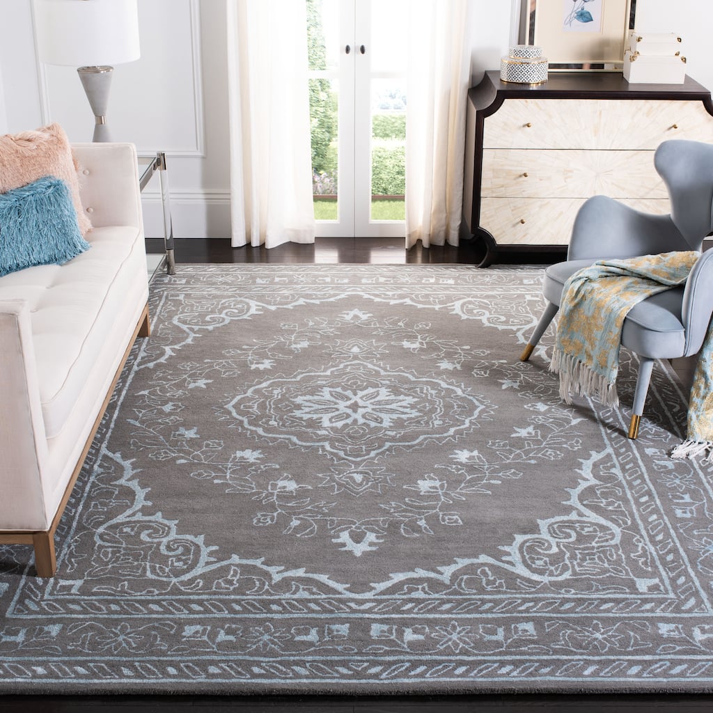 SAFAVIEH Handmade Glamour Gudmundina Modern Viscose Rug