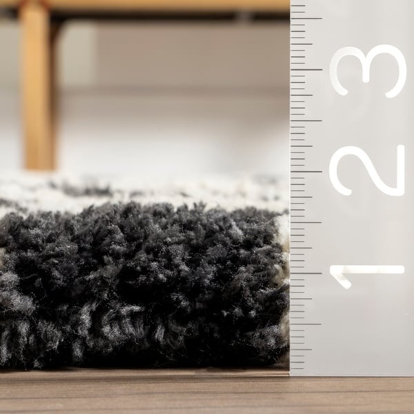 Nuloom Nathalie Modern Checkered Shag Area Rug
