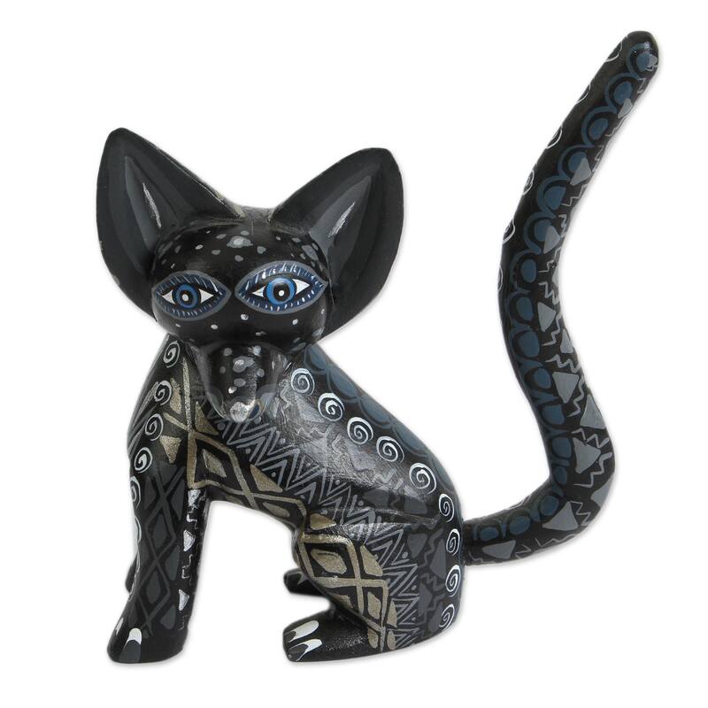 NOVICA Handmade Black Fox Wood Alebrije Figurine - 5.5" L x 5.3" W x 2.4" H