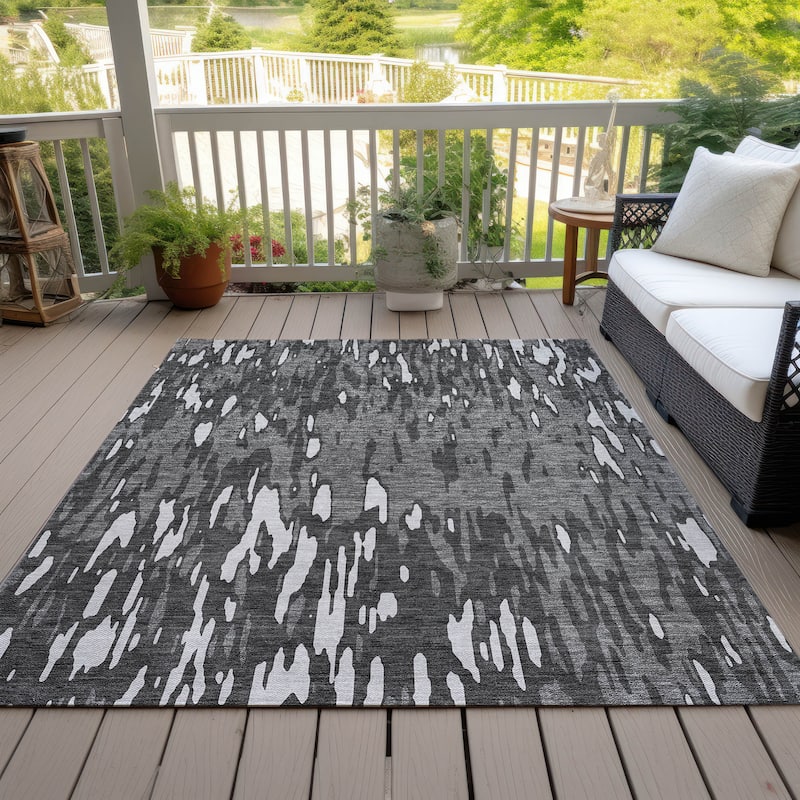 Machine Washable Indoor/ Outdoor Abstract Chantille Rug - Gray - 8' x 10'