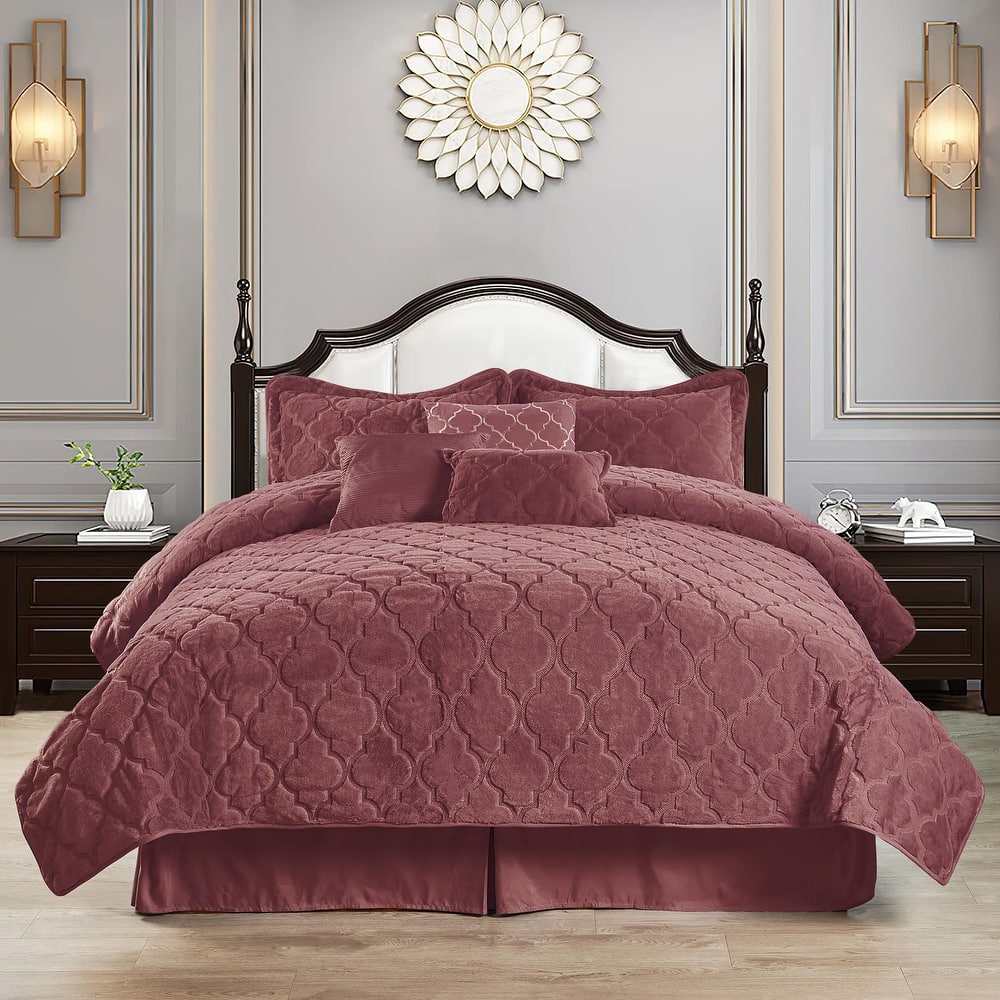 FauxFur Moroccan Design 7-piece Embroidered Quilt Set