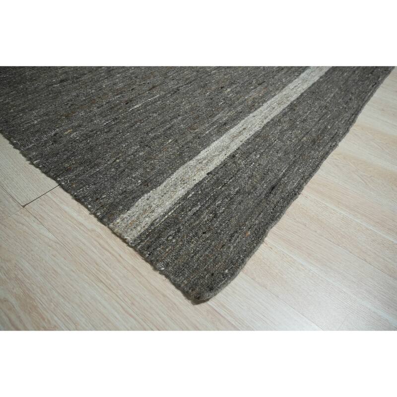 Gray Hand-Woven Wool Contemporary Natural Wool Flat Area Rug - Modern Elegance and Timeless Craftsmanship