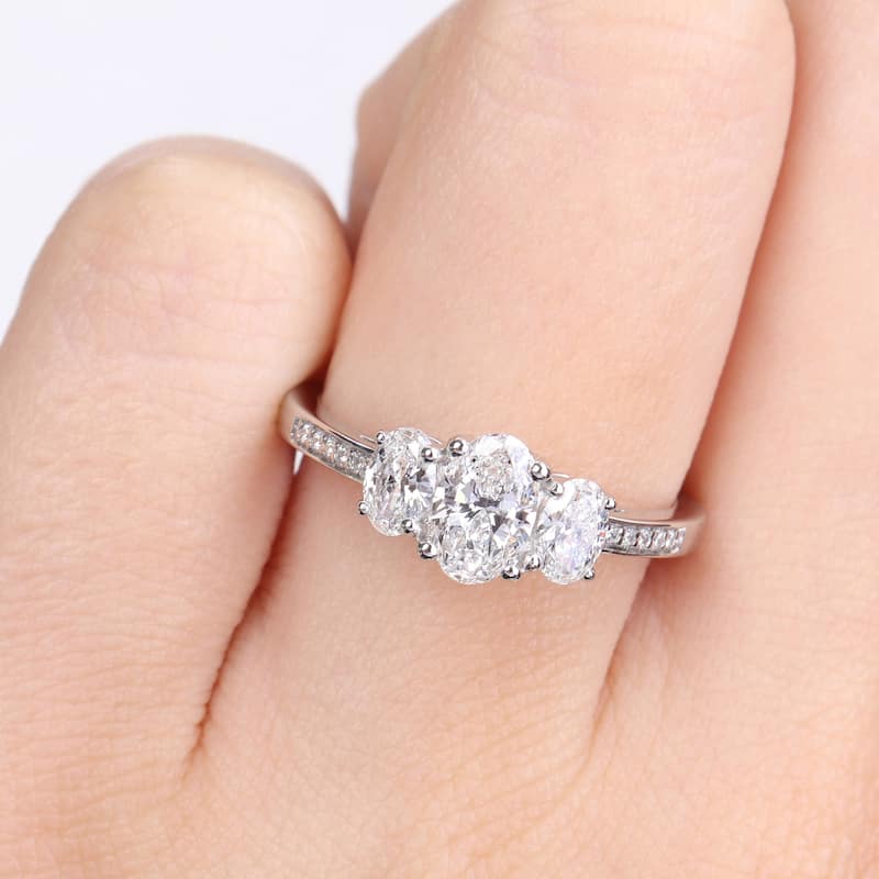 Miadora White Platinum Oval Round or Emerald Diamonds 3-Stone Engagement Ring 1ct TDW