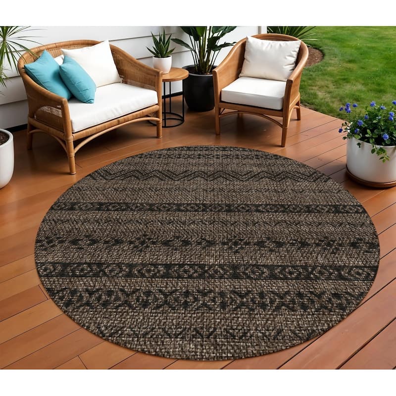 HomeRoots Southwestern Transitional Rectangle Outdoor Rug - 8' Round