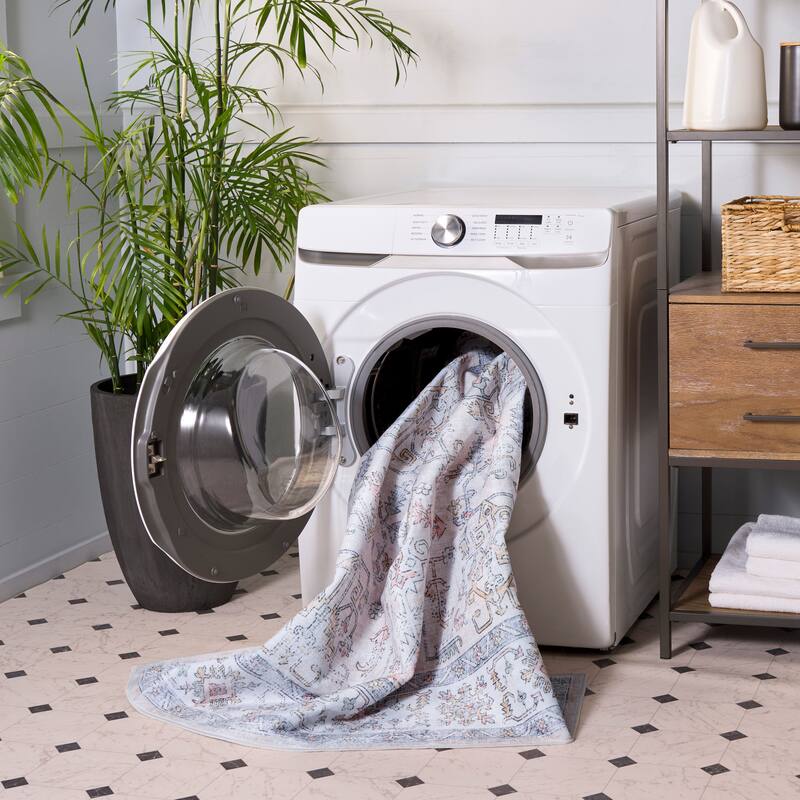 SAFAVIEH Arizona Parissa Machine Washable & Slip Resistant Rug