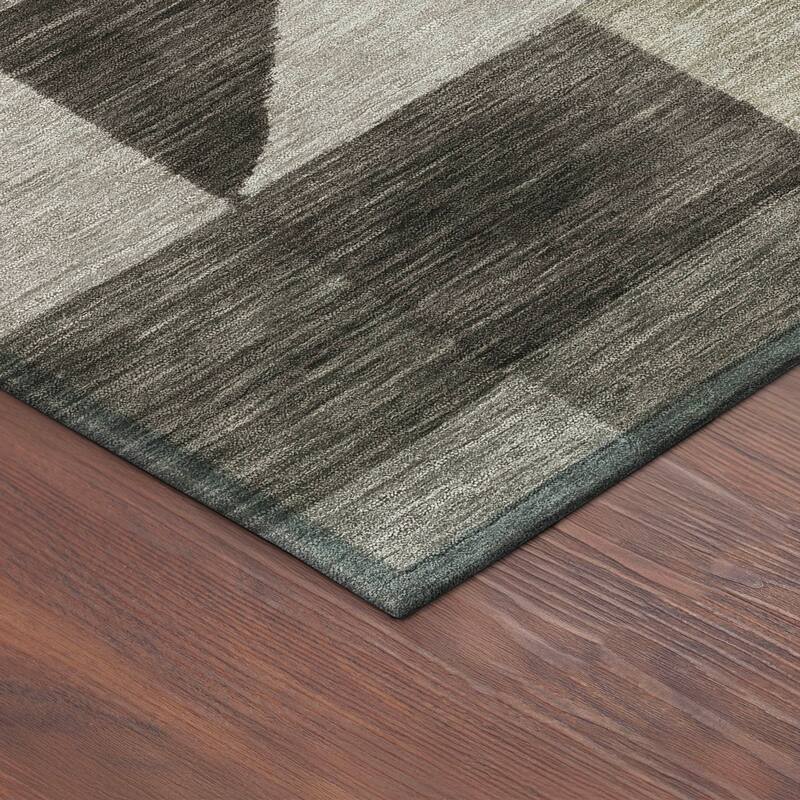 Machine Washable Indoor/ Outdoor Geo Rubi Chantille Rug