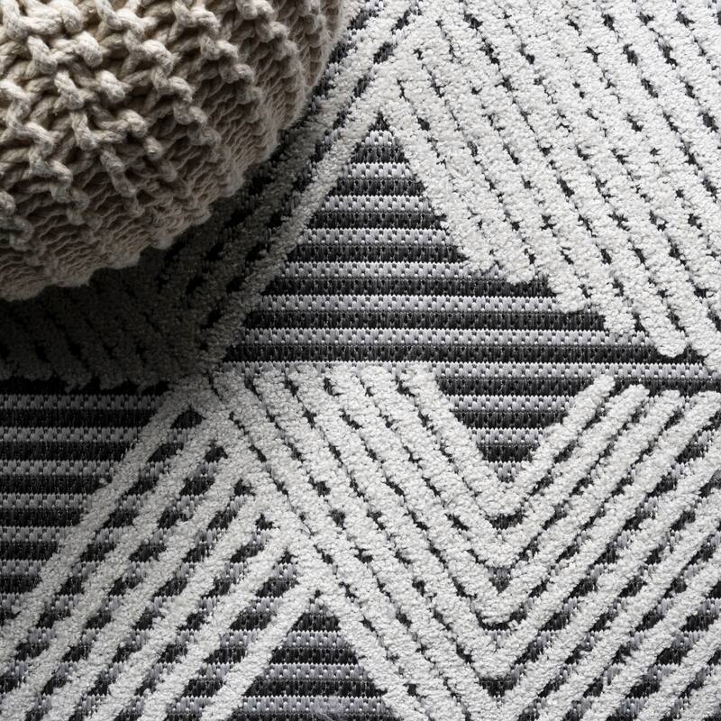 JONATHAN Y Sumak High-Low Pile Art Deco Geometric Indoor/Outdoor Area Rug