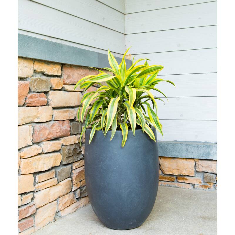 Kante Lightweight Concrete Outdoor Round Tall Planter, 21.7 Inch Tall