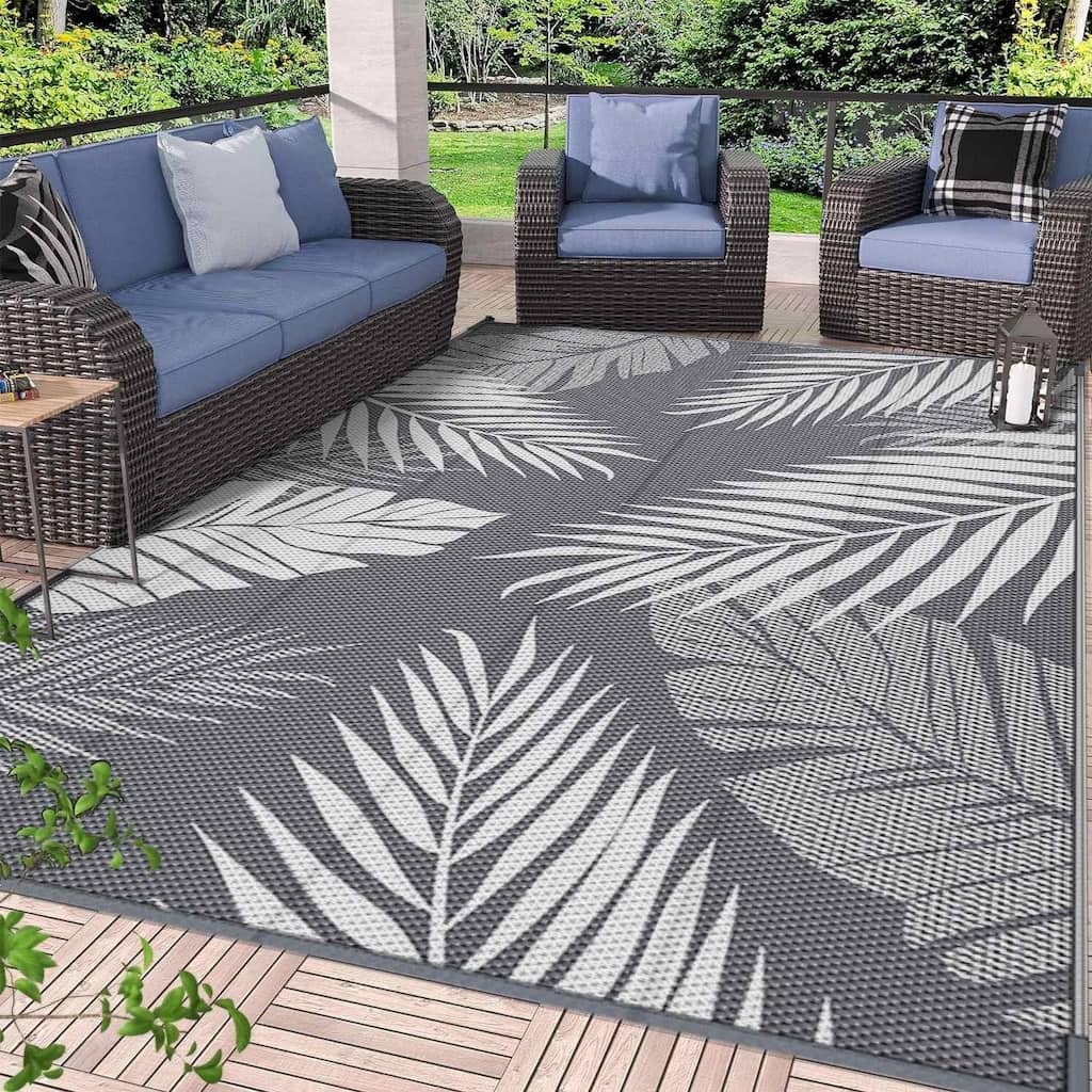 Reversible Outdoor Rug - Palm Leaf Design - 5'X8'