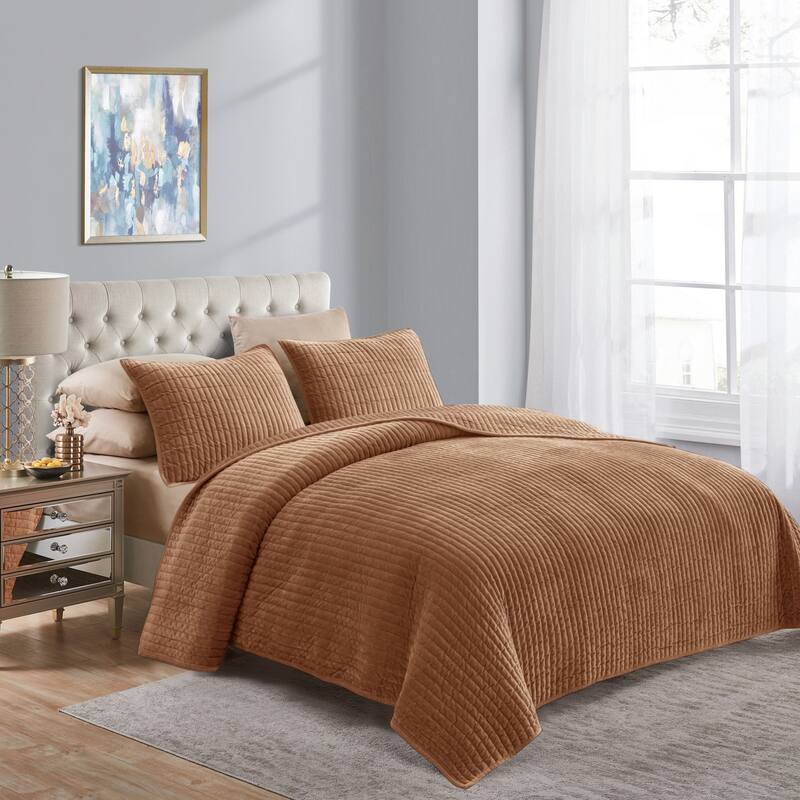 Wonderful Velvet 3 Piece Quilt Set