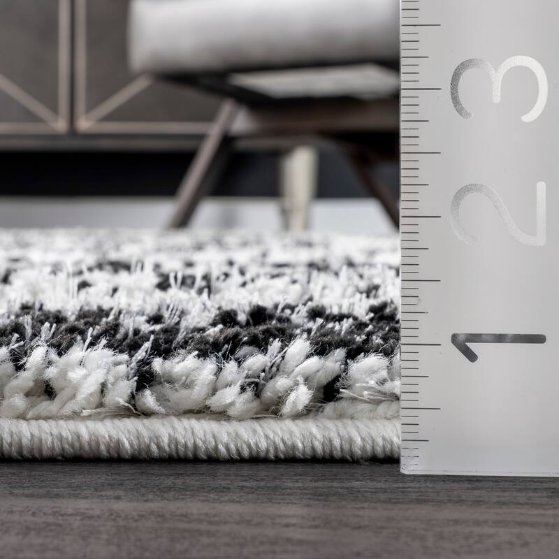 Nuloom Celyn Distressed Stripes Cozy Shag Area Rug