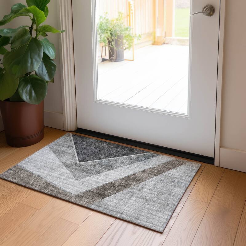 Machine Washable Indoor/ Outdoor Chantille Modern Geometric Rug - Gray - 1'8" x 2'6"