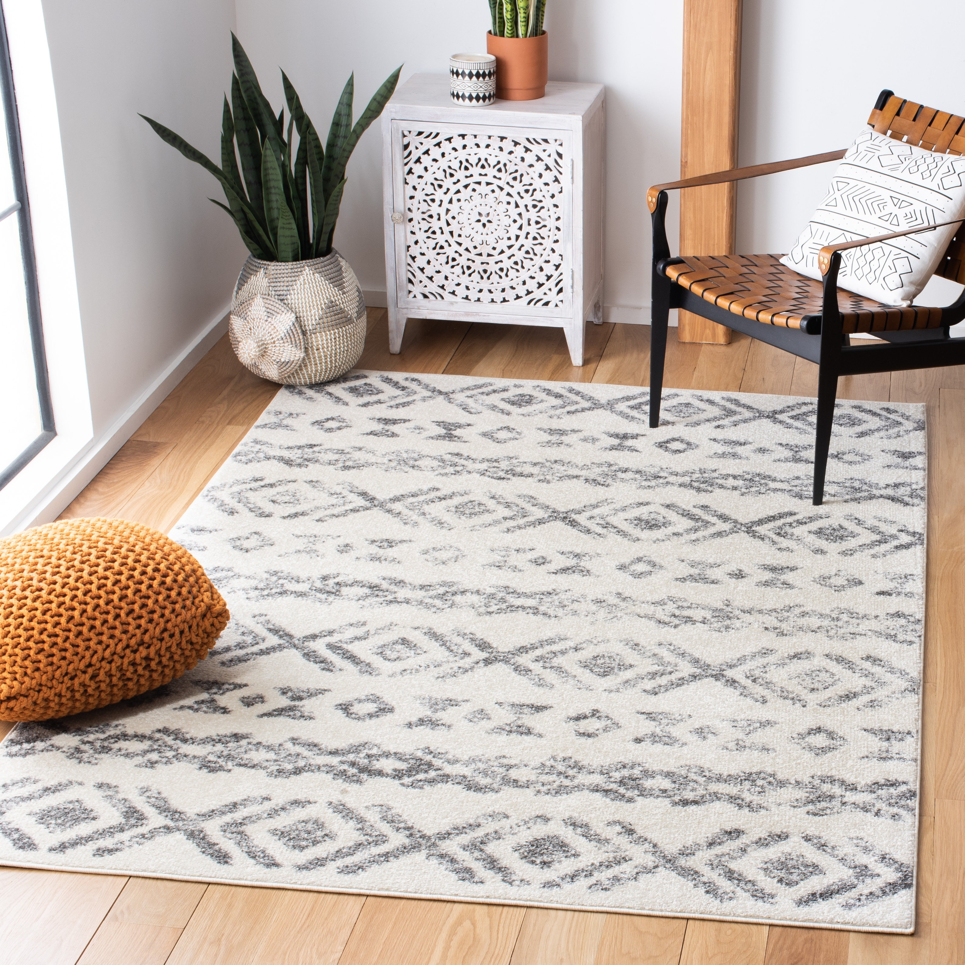 SAFAVIEH Tulum Zaharina Moroccan Boho Rug - Ivory/Grey - 6'7" x 8'7"