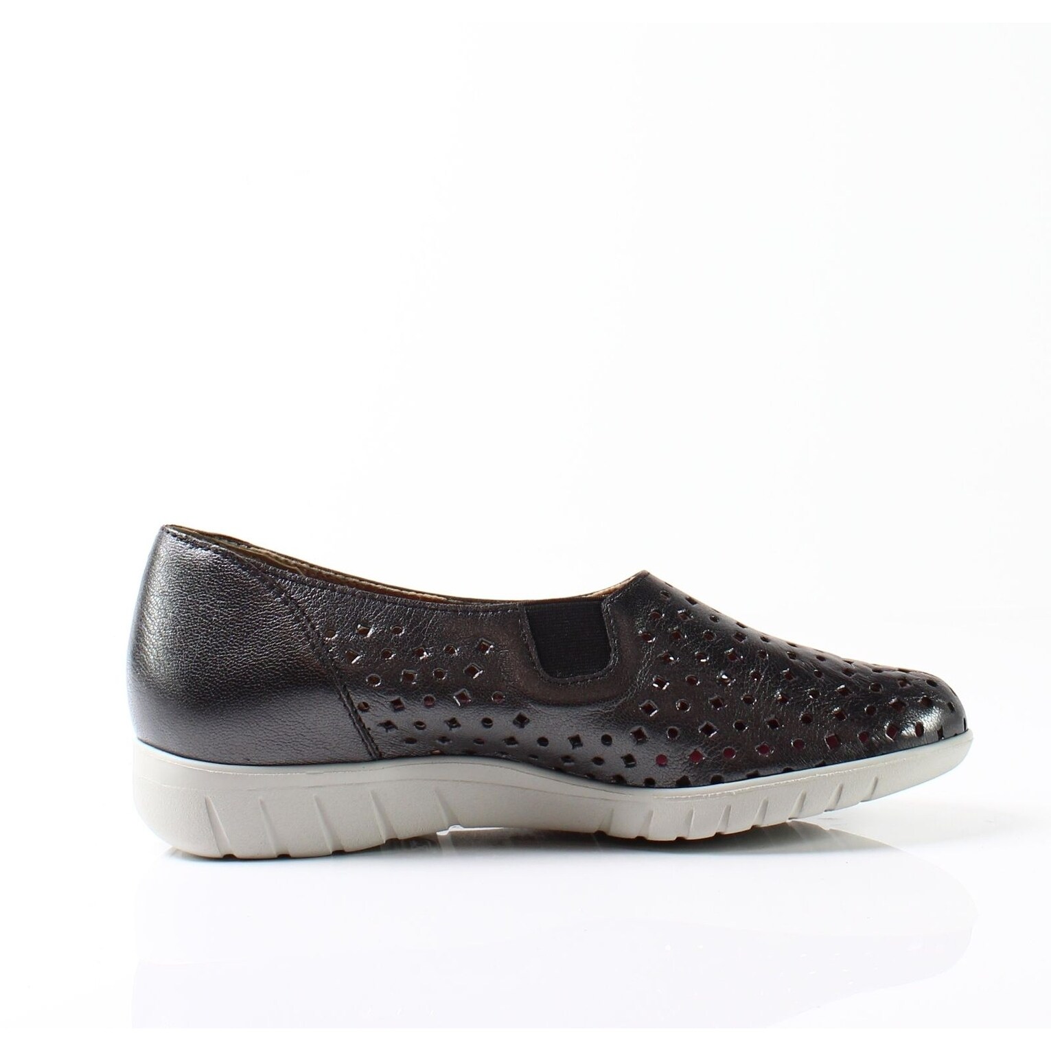 munro skipper perforated leather sneaker