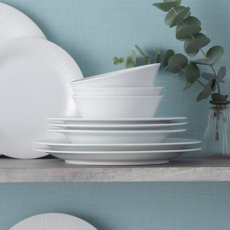 Conifere 30-Piece Dinnerware Set, Service for 6