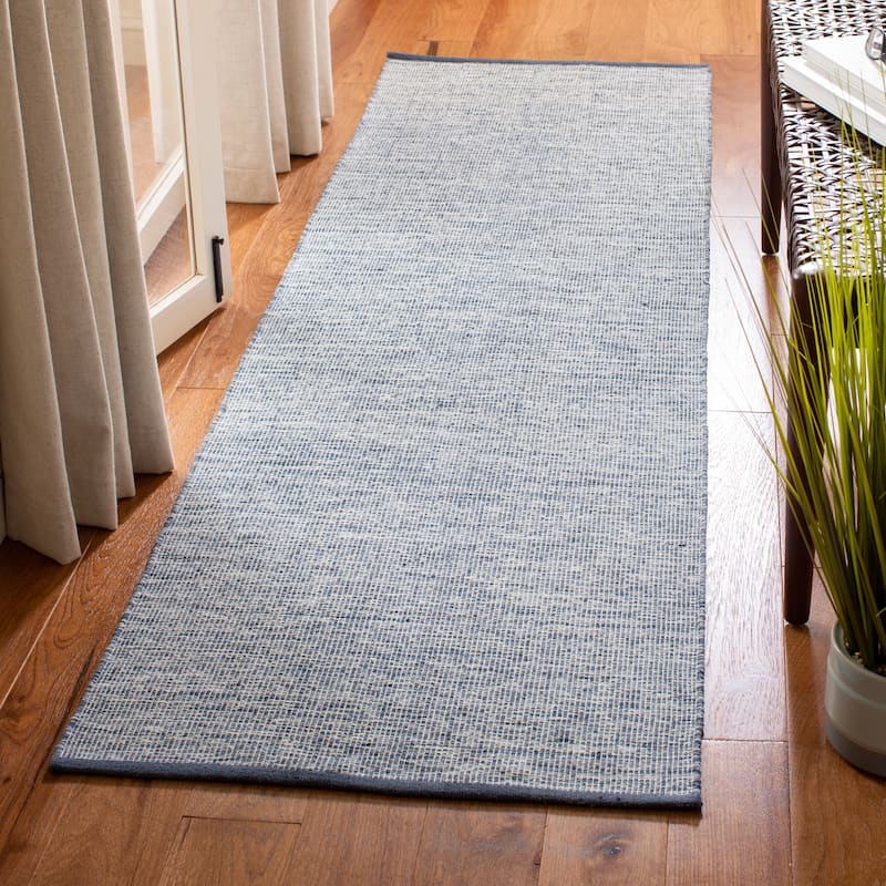 SAFAVIEH Flatweave Montauk Dairi Casual Cotton Rug - 2'3" x 6' Runner - Navy/Blue