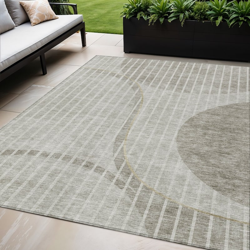 HomeRoots Striped Transitional Rectangle Outdoor Rug - 5' X 8'