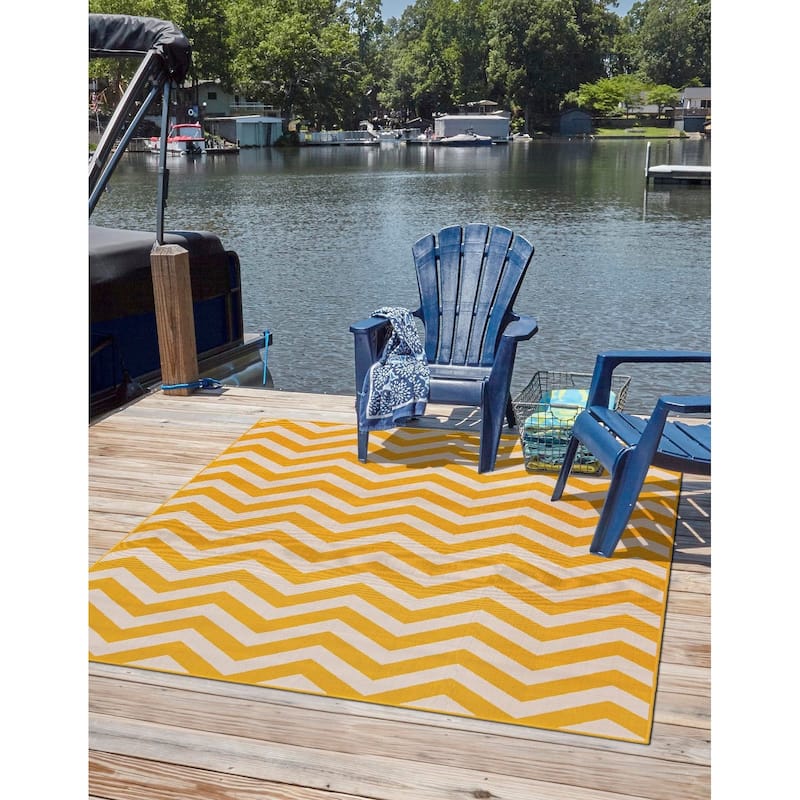 Outdoor Trisha Collection Area Rug - Yellow - 7'10" Square