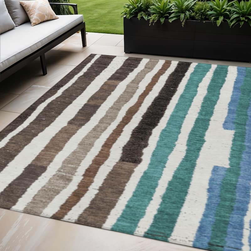 HomeRoots Striped Transitional Rectangle Outdoor Rug - 5' X 8'