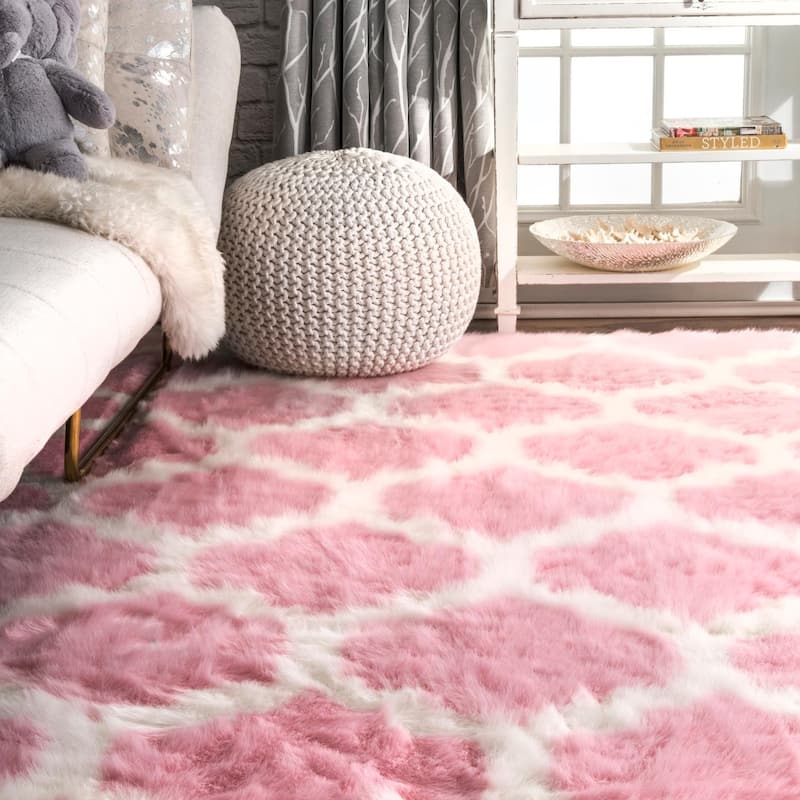 Nuloom Faux Sheepskin Shaunna Area Rug