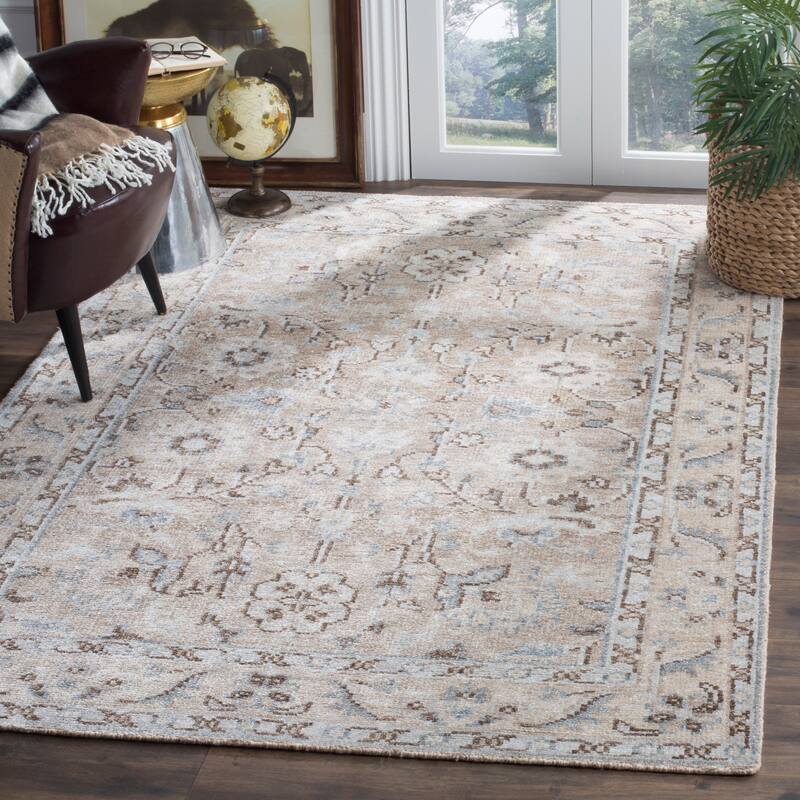 SAFAVIEH Handmade Maharaja Dieke Traditional Oriental Viscose Rug - 4' x 6' - Beige/Ivory