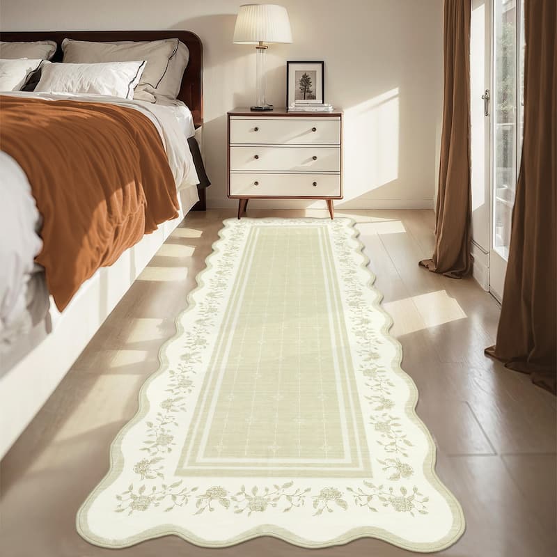 Garvee Scalloped Rose Floral Bordered Area Rug