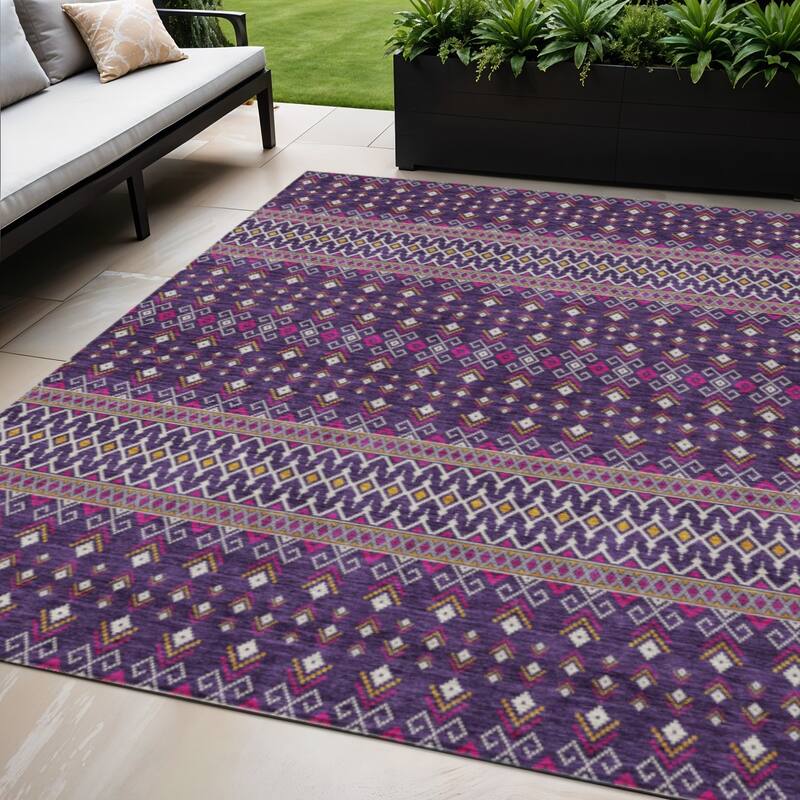 HomeRoots Tribal Transitional Rectangle Outdoor Rug - 5' X 8'