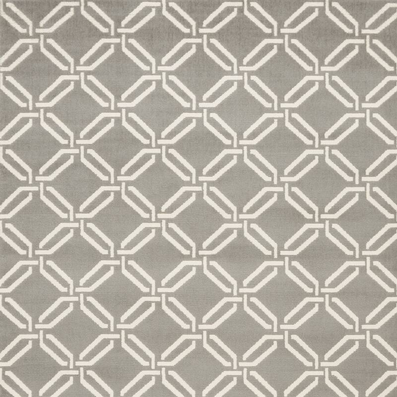 HomeRoots 4' X 6' Gray and Beige Trellis Area Rug - 72' X '48' X '0.5