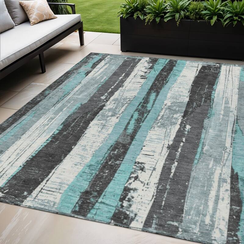 HomeRoots Striped Transitional Rectangle Outdoor Rug - 5' X 8'