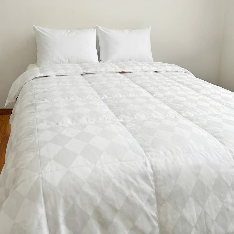 Damask Diamond Pattern | European White Down Comforter | All Natural White Down | Luxurious Sleeping Duvet