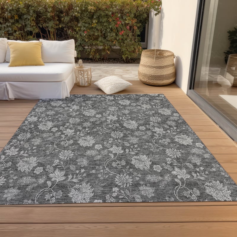Machine Washable Indoor/ Outdoor Chantille Floral Farmhouse Rug