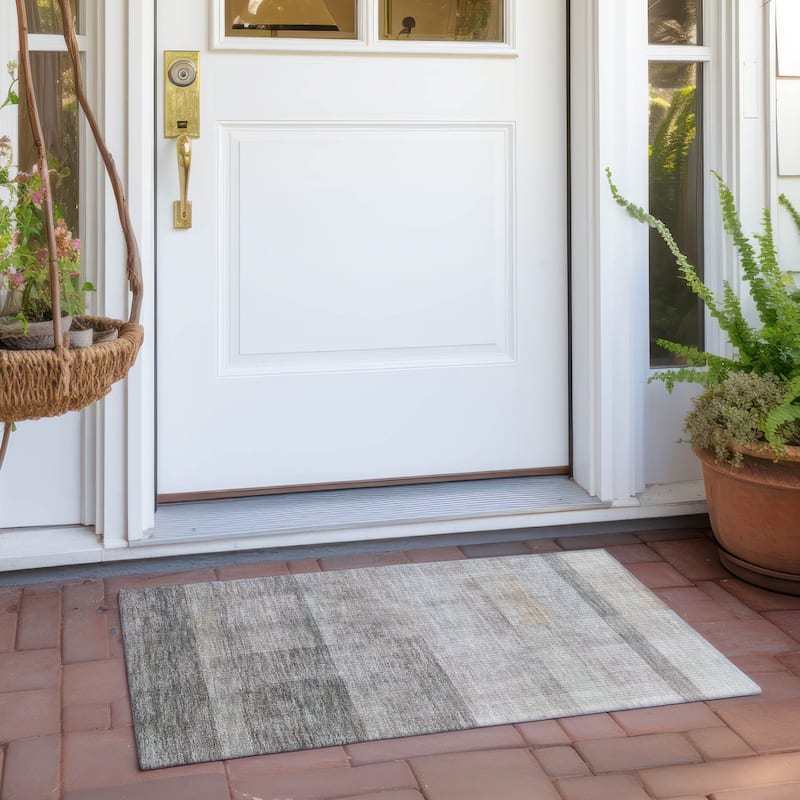 Machine Washable Indoor/ Outdoor Modern Abstract Chantille Rug - Taupe - 1'8" x 2'6"