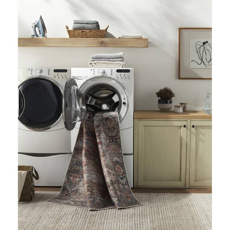 Livabliss Traditional Amelie Medallion Washable Area Rug