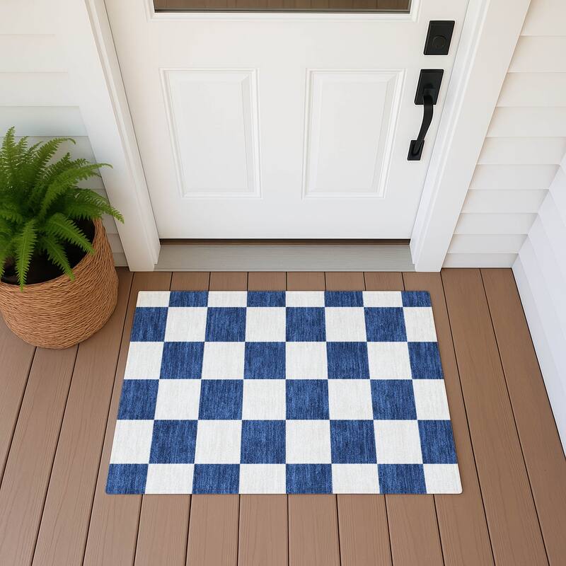 Machine Washable Indoor/ Outdoor Modern Checker Chantille Rug - Navy - 1'8" x 2'6"
