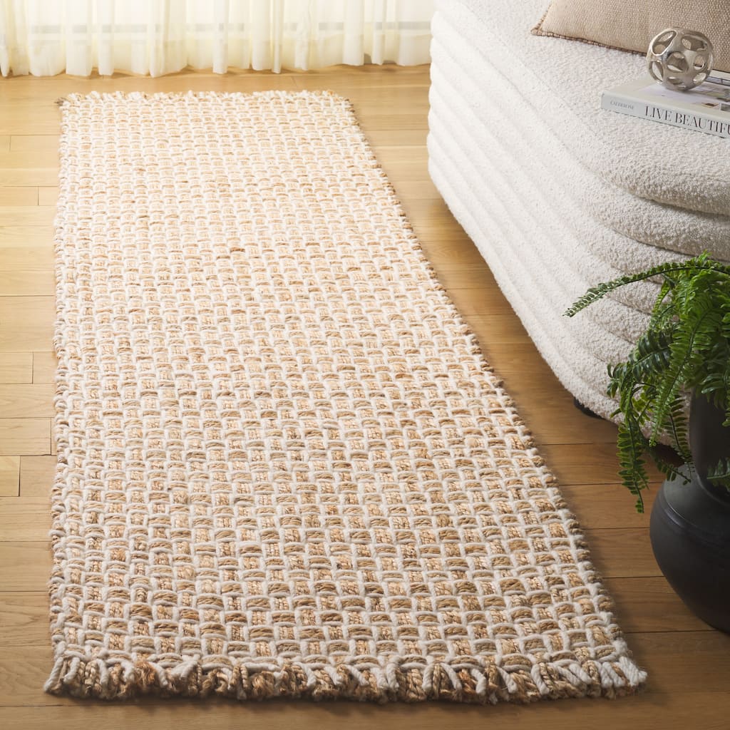 SAFAVIEH Handmade Natural Fiber Siena Farmhouse Fringe Jute Rug