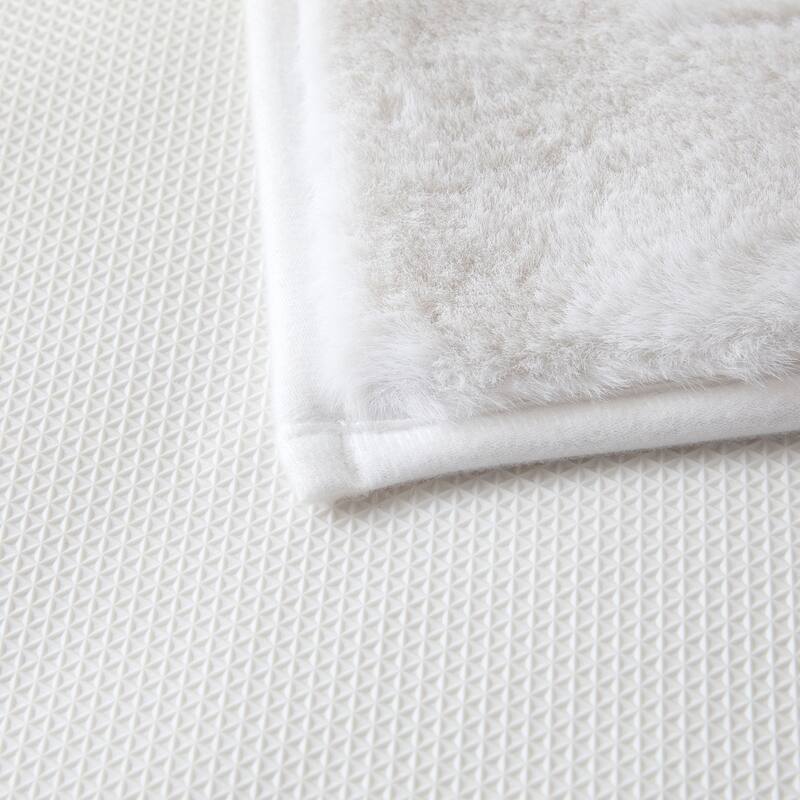 Nanshing Shannen Solid Shaggy Rug - 2' 6" x 3' 10"