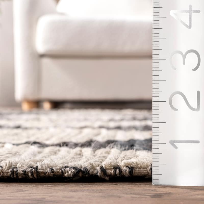 Nuloom Chaya Diamond Striped Jute Blend Area Rug