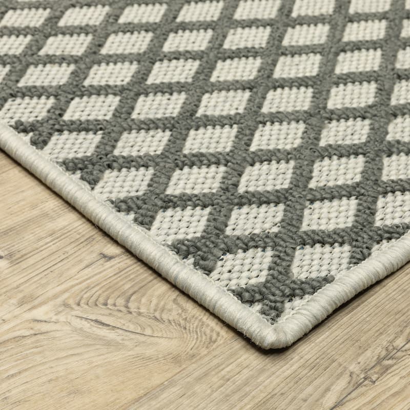 Vista Home Talcot Diamond Relief Gray Indoor/ Outdoor Area Rug