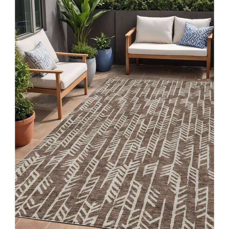 HomeRoots Tribal Transitional Rectangle Outdoor Rug - 5' X 8'