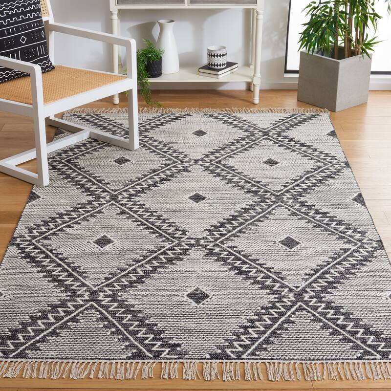 SAFAVIEH Flatweave Kilim Souhair Moroccan Wool Rug - 5'